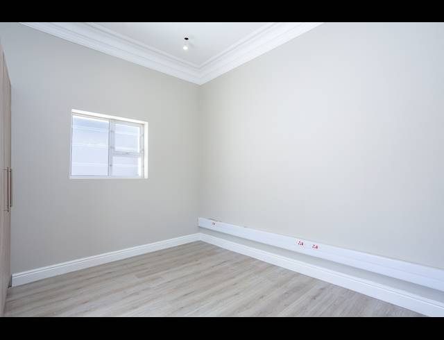 615M² BUILDING FOR SALE IN MOWBRAY